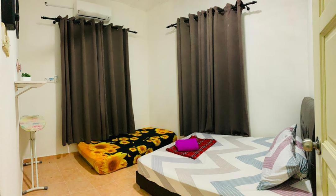 Nurul Amin Guest House Pantai Cahaya Bulan Kota Bharu Extérieur photo