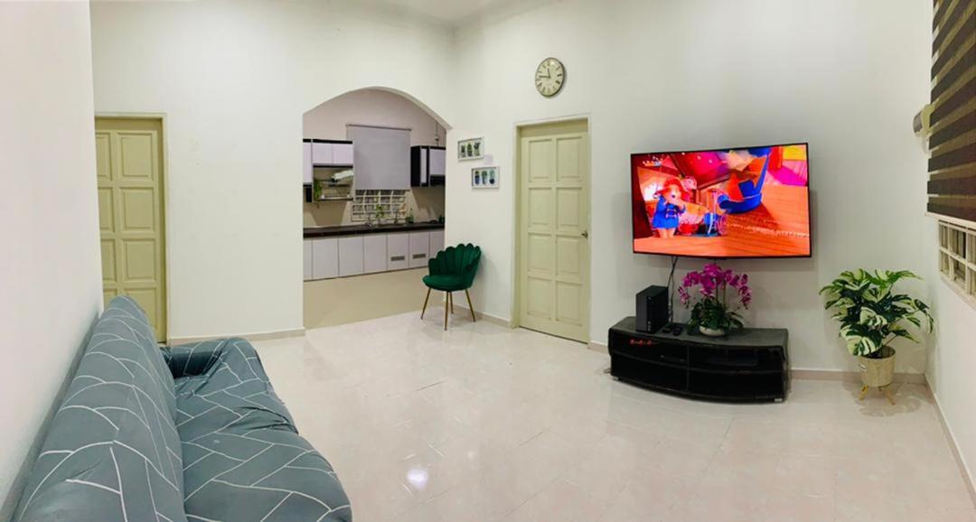 Nurul Amin Guest House Pantai Cahaya Bulan Kota Bharu Extérieur photo